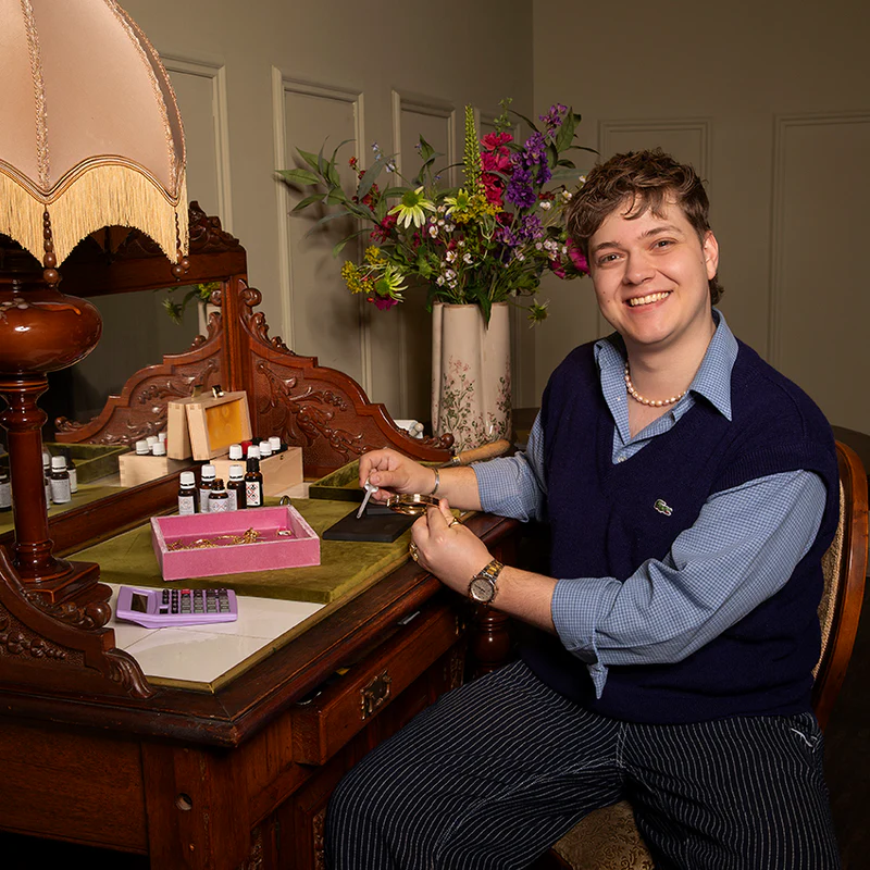 Ian, Goldsmith in training and boutique advisor