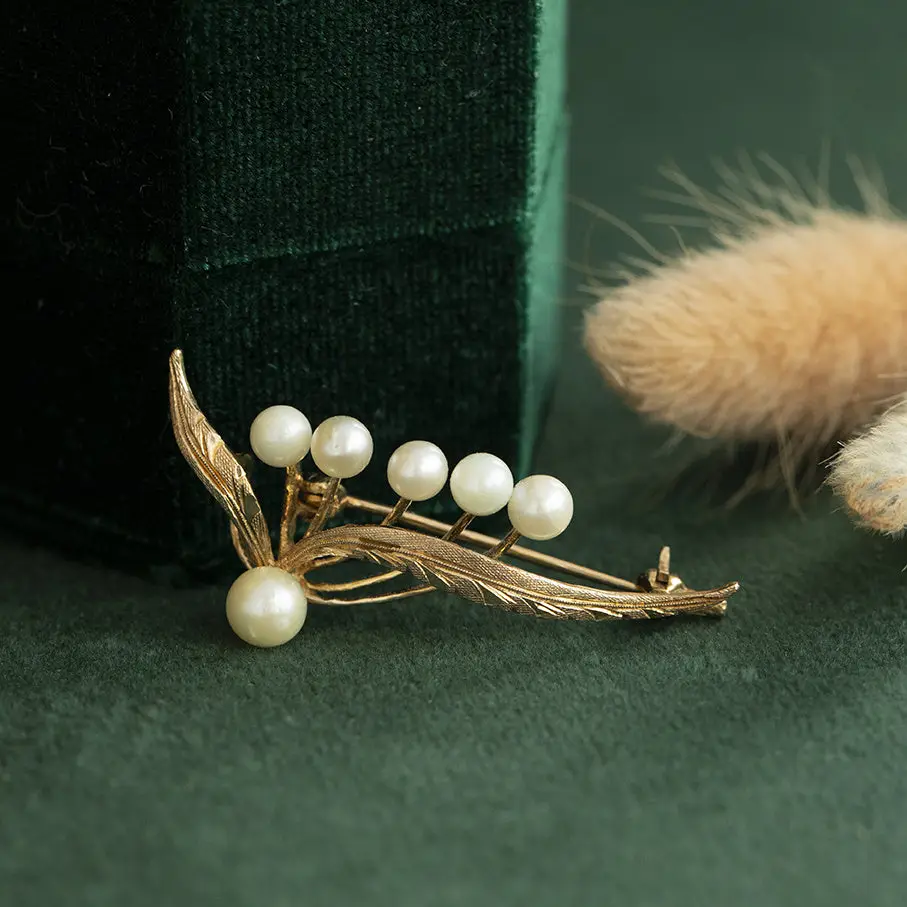 Vintage 14K Gold Pearl Brooch